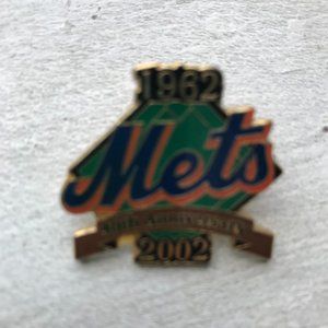 Mets baseball team 40th Anniversary badge 1962- 2002